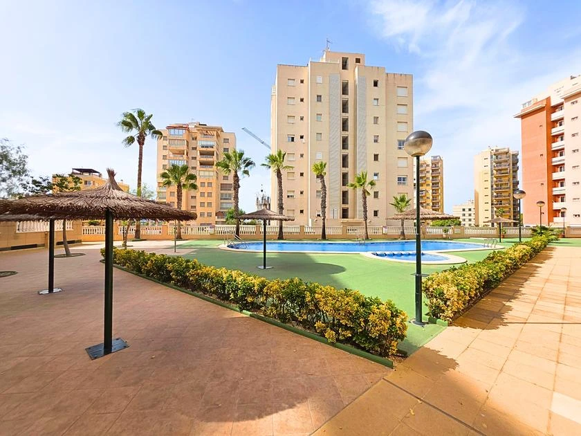 Se alquila precioso apartamento en Guardamar del Segura.