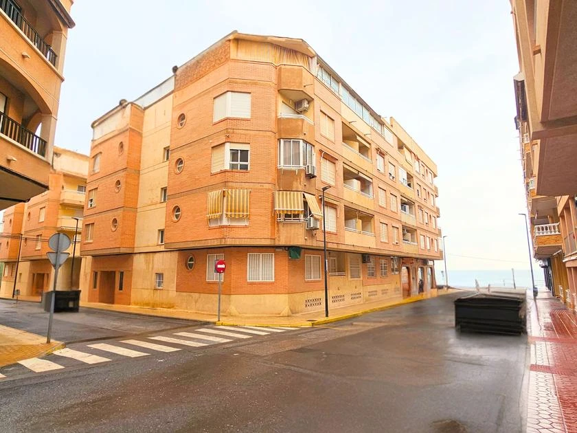 APARTAMENTO JUNTO A LA PLAYA. SOLO 111.350 €