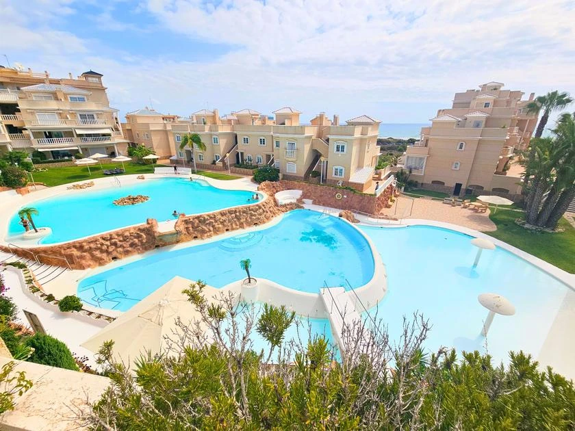 CHALET DE LUJO FRENTE AL MAR. SOLO PARA EXIGENTES