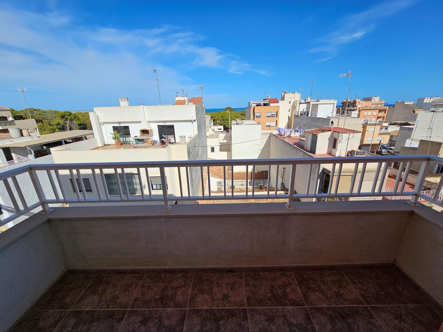 ALQUILLER DE LA SEMANA. PISO CÉNTRICO EN GUARDAMAR