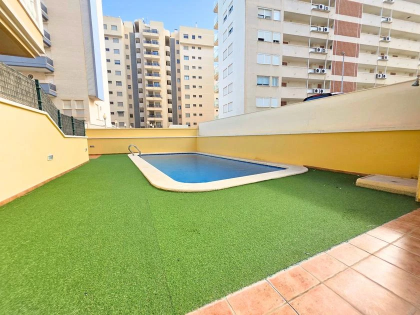 SE ALQUILA PRECIOSO APARTAMENTO EXTERIOR CON PISCINA
