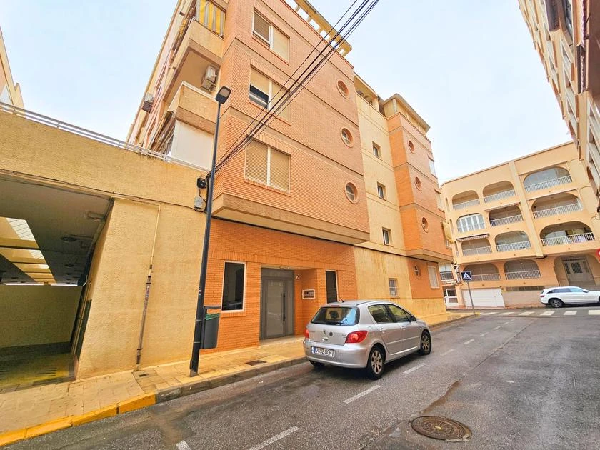 PLAZA DE GARAJE JUNTO A LA PLAYA