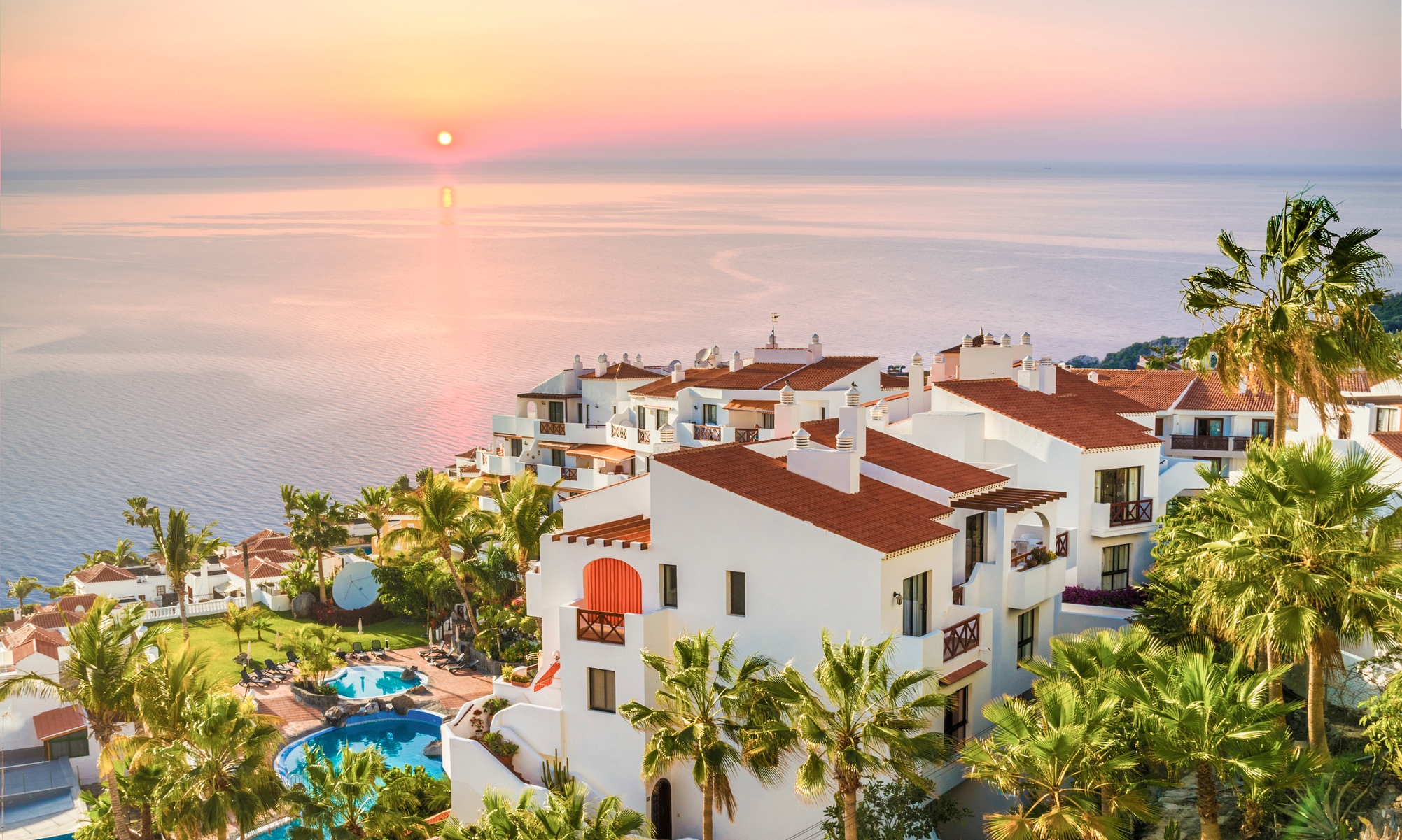 PSOE Proposes New Limits on Holiday Rentals in Tenerife