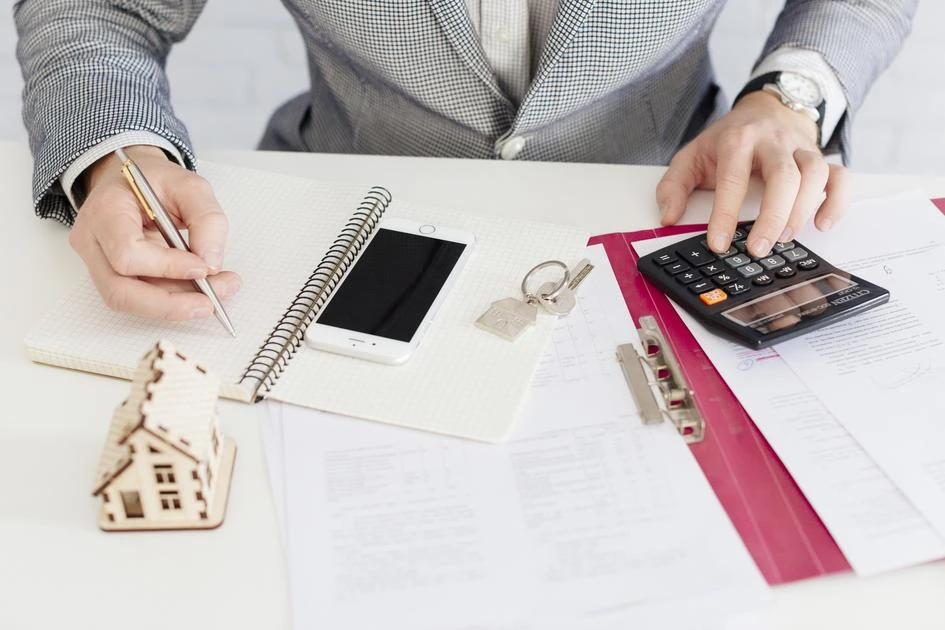 Impuestos al Vender Piso en Valencia (2026): Guía de Plusvalía, IRPF y Gastos Deducibles