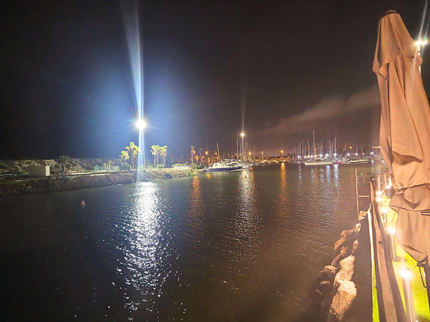Puerto deportivo de Guardamar por la noche