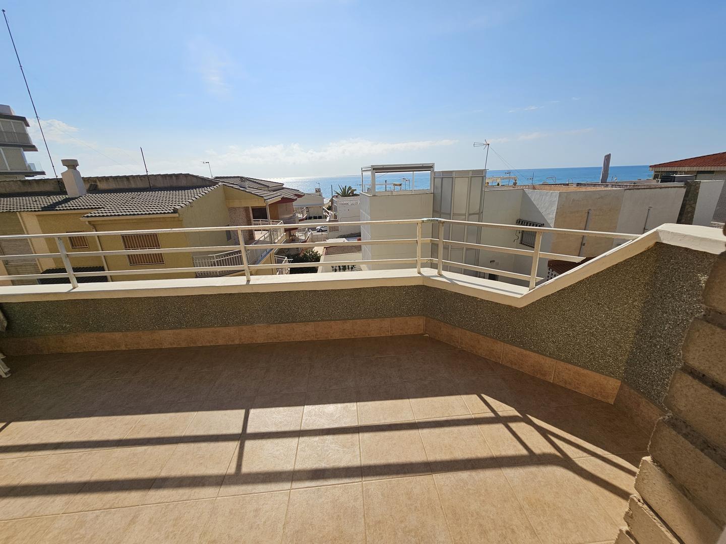 Disponible desde septiembre alquiler frente a la playa