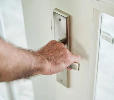 ¿Se puede desahuciar a una persona empadronada en la vivienda? - Inmogestión