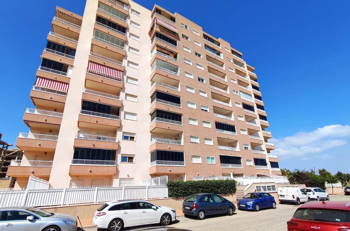 PARA ALQUILAR TODO EL AÑO. 950 €