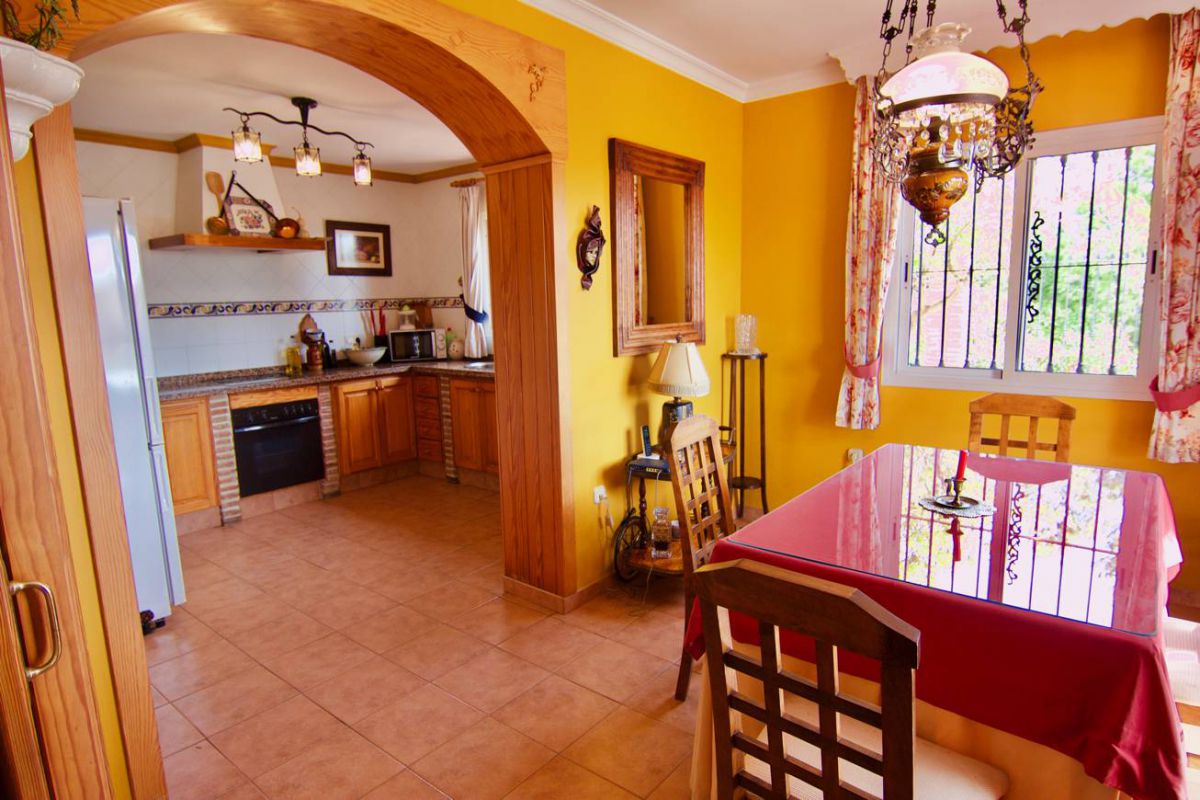 Ref: LUQ-R2893379. Casa / Chalet en Costa
