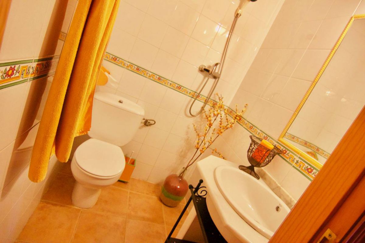 Ref: LUQ-R2893379. Casa / Chalet en Costa