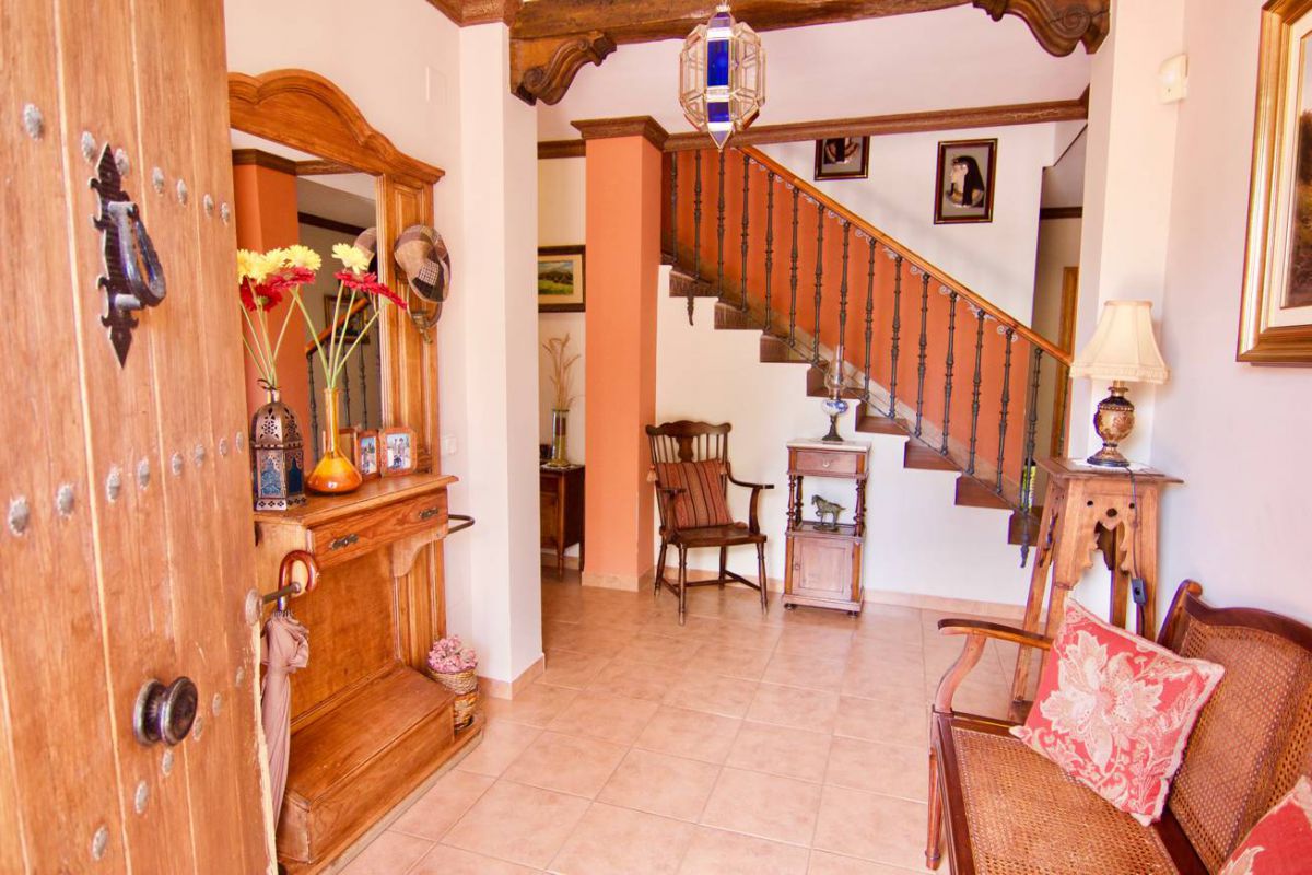 Ref: LUQ-R2893379. Casa / Chalet en Costa