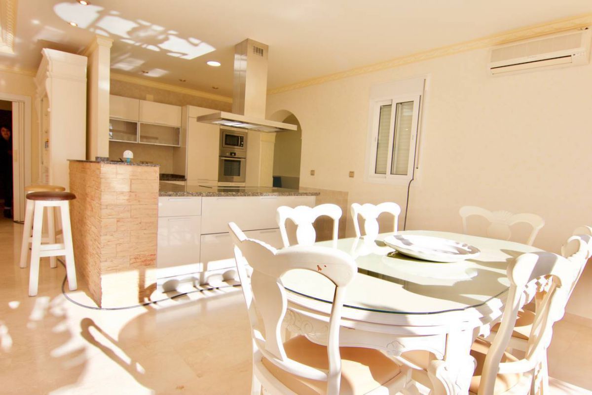 Ref: LUQ-R2831783. Casa / Chalet en Torrequebrada