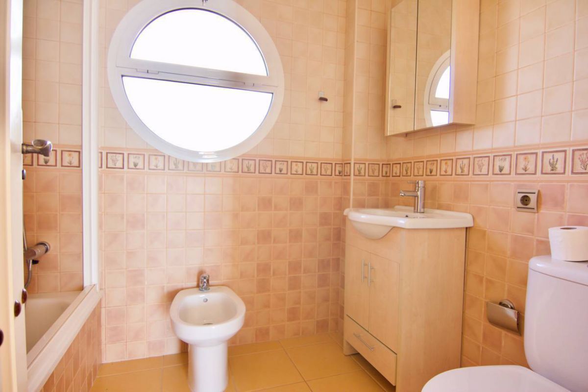Ref: LUQ-R2831783. Casa / Chalet en Torrequebrada