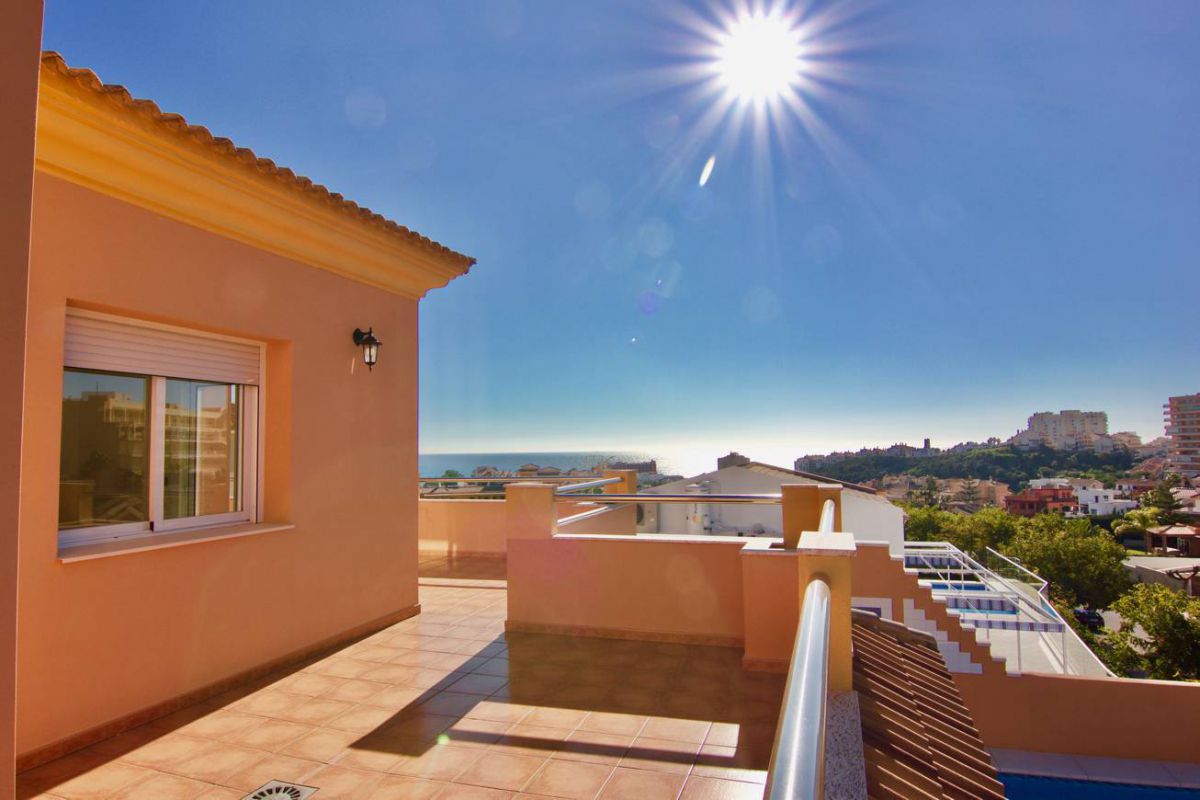 Ref: LUQ-R2831783. Casa / Chalet en Torrequebrada
