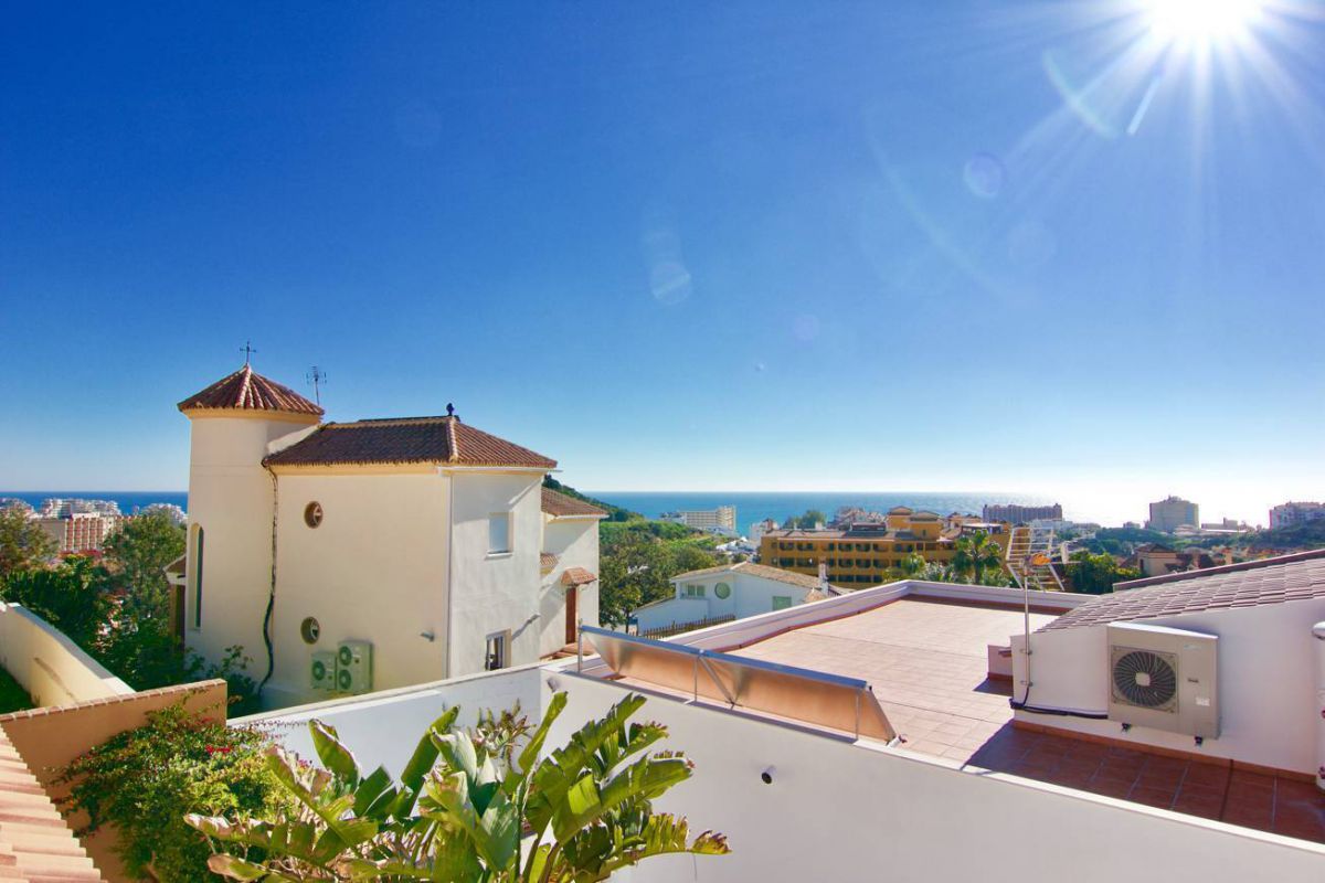 Ref: LUQ-R2831783. Casa / Chalet en Torrequebrada