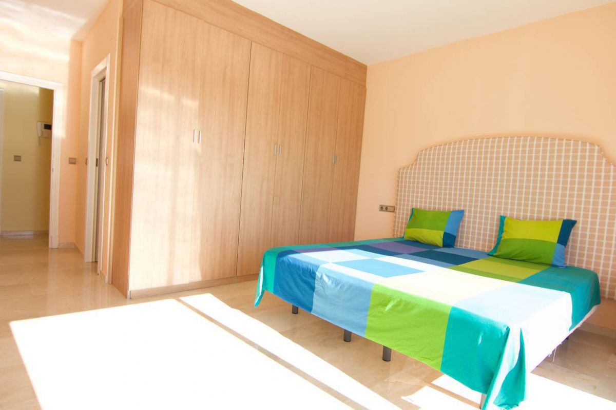 Ref: LUQ-R2831783. Casa / Chalet en Torrequebrada