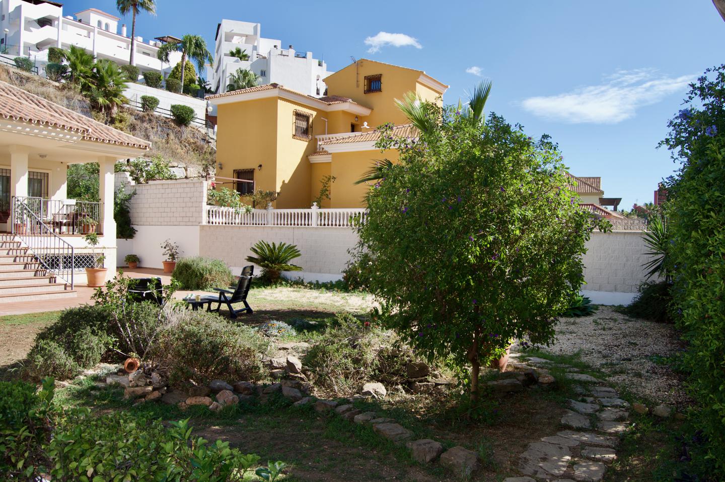 Ref: LUQ-R3546643. Casa / Chalet en Benalmádena