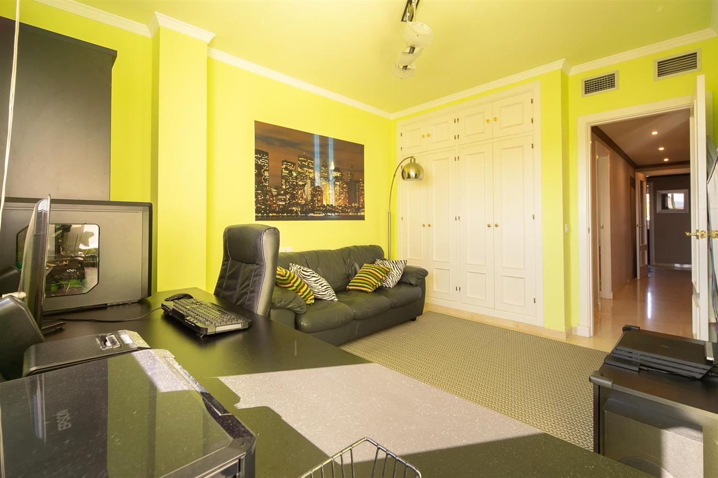 Ref: JY2. Piso en Benalmádena