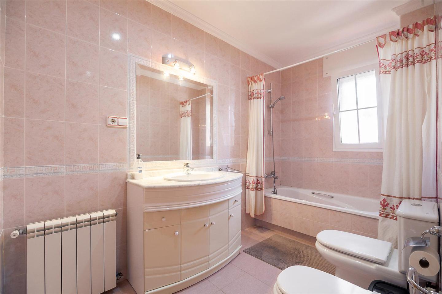 Ref: JY3. Casa / Chalet en Benalmádena