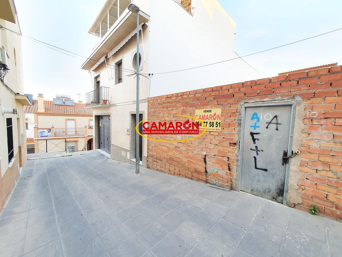 Terreno en venta en Coria del Río de 106 m2 REF:02442