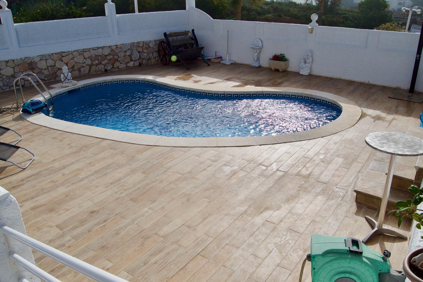 Ref: LUQ-R3609701. Casa / Chalet en Benalmádena
