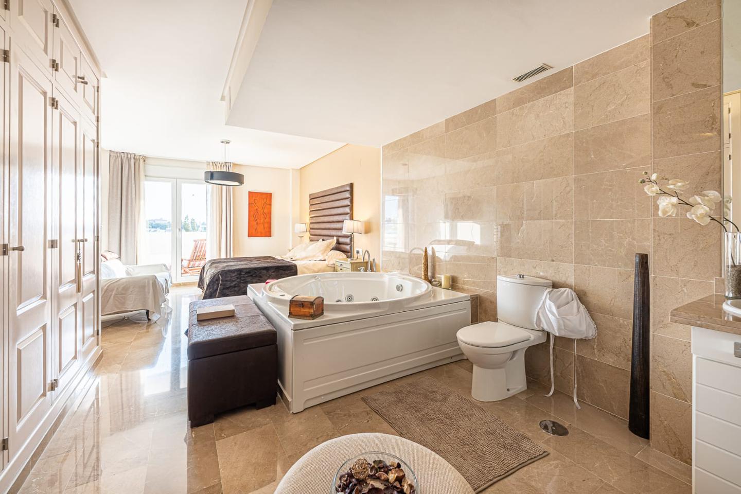Ref: MKA50. Piso en Benalmádena