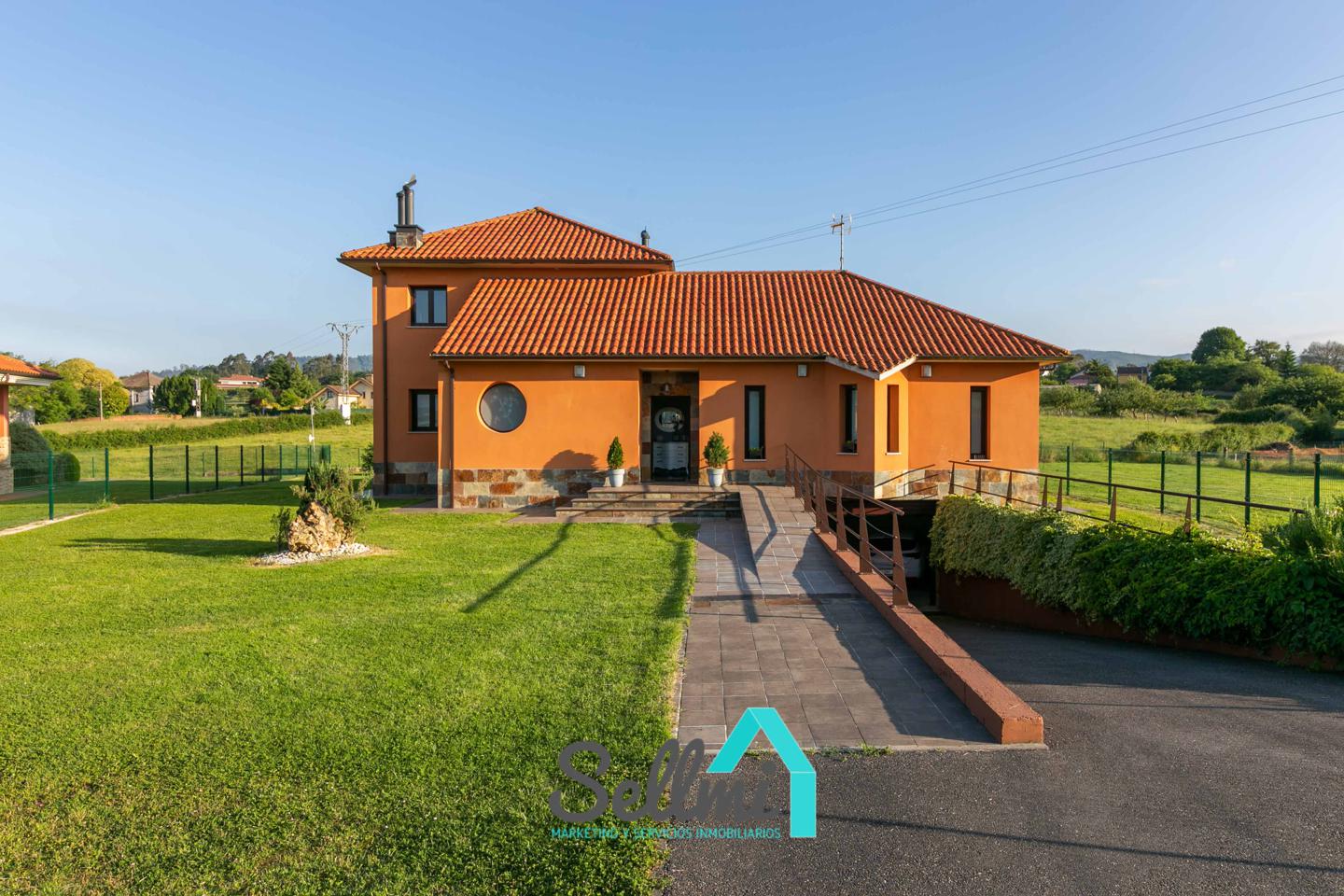 Sellmi Inmobiliaria Real Estate Casa / Chalet en venta en Llanera de 381 m2 Sellmi Inmobiliaria Real Estate Casa / Chalet en venta en Llanera de 381 m2