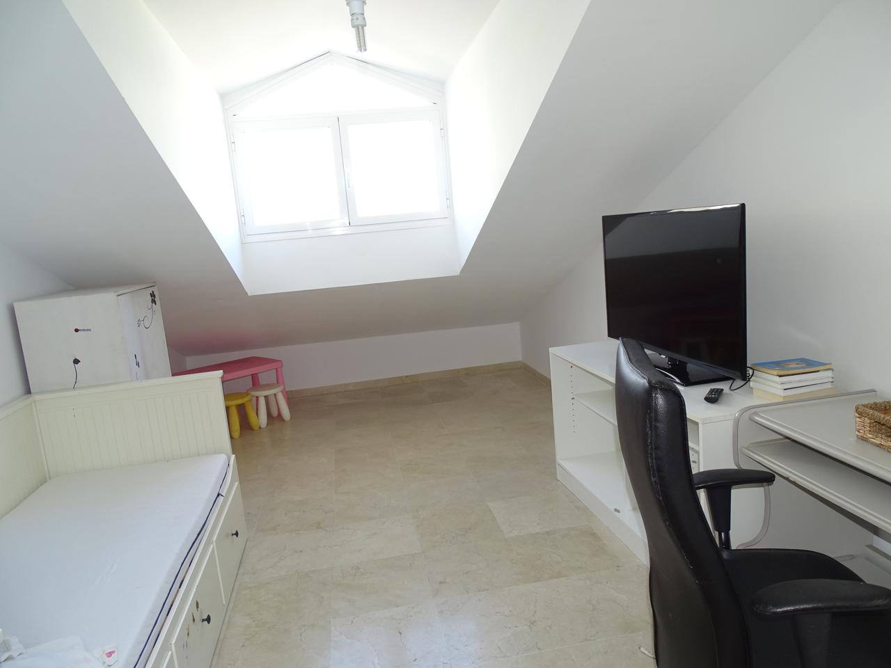 Ref: MKAMAR90. Dúplex en torrequebrada