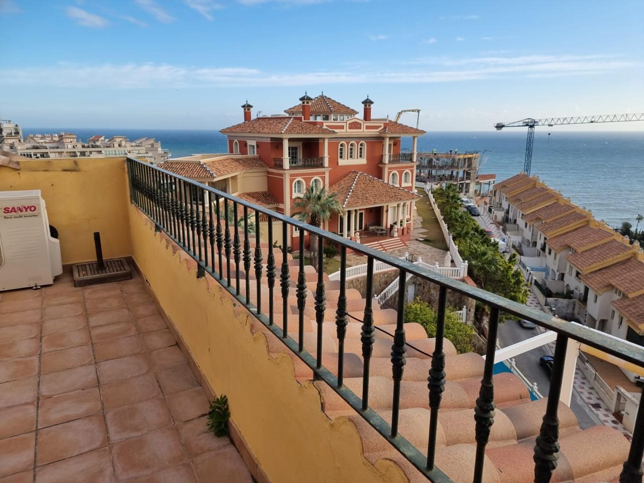 Ref: MKAMAR90. Dúplex en torrequebrada