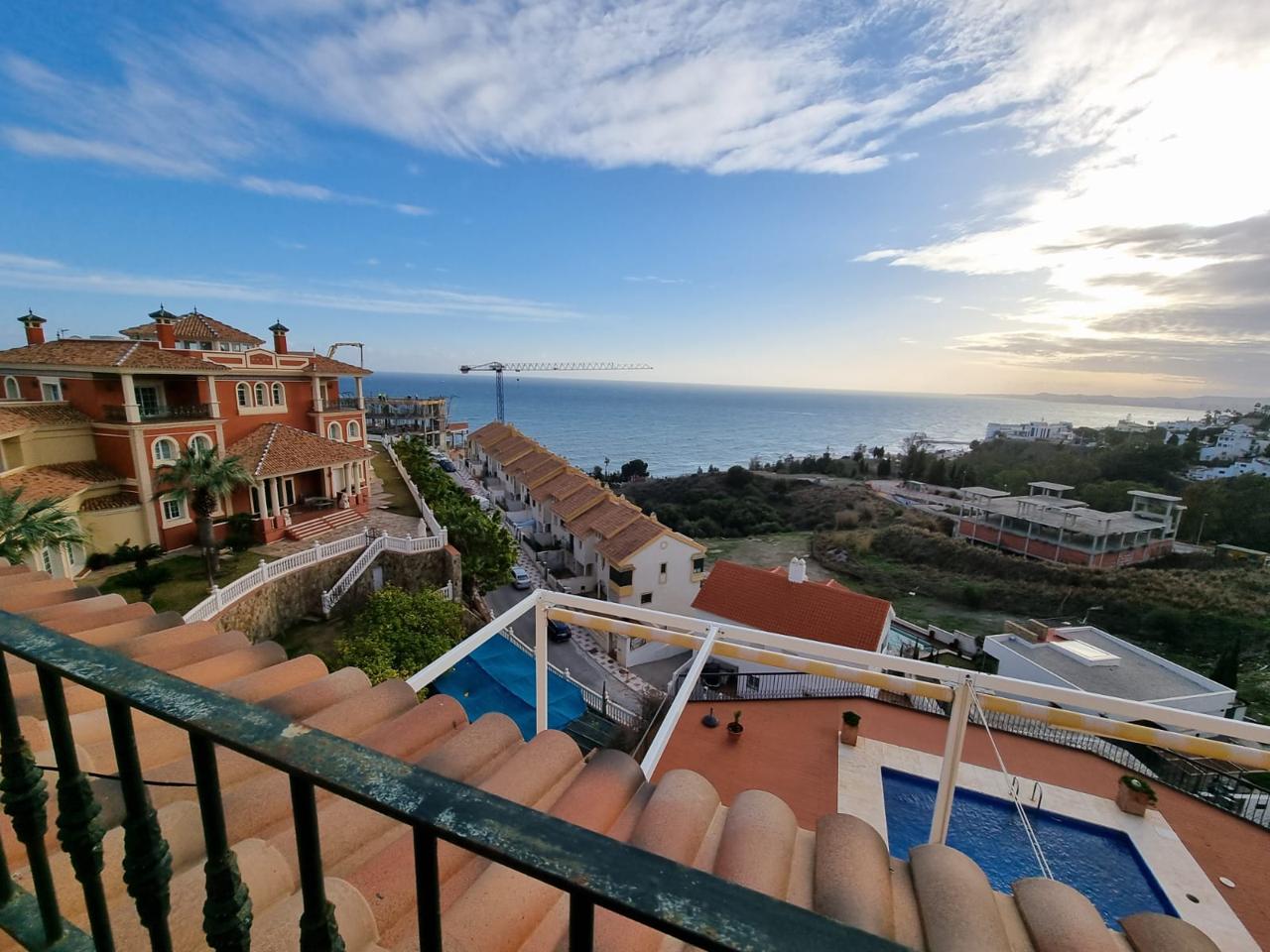 Ref: MKAMAR90. Dúplex en torrequebrada