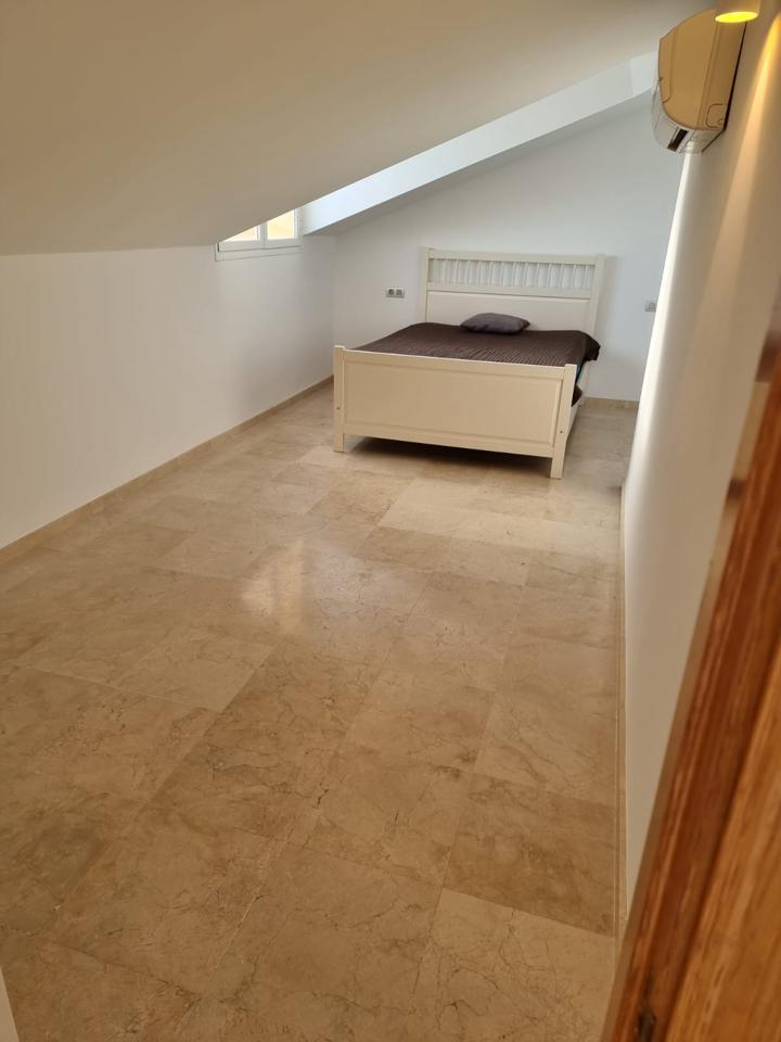 Ref: MKAMAR90. Dúplex en torrequebrada
