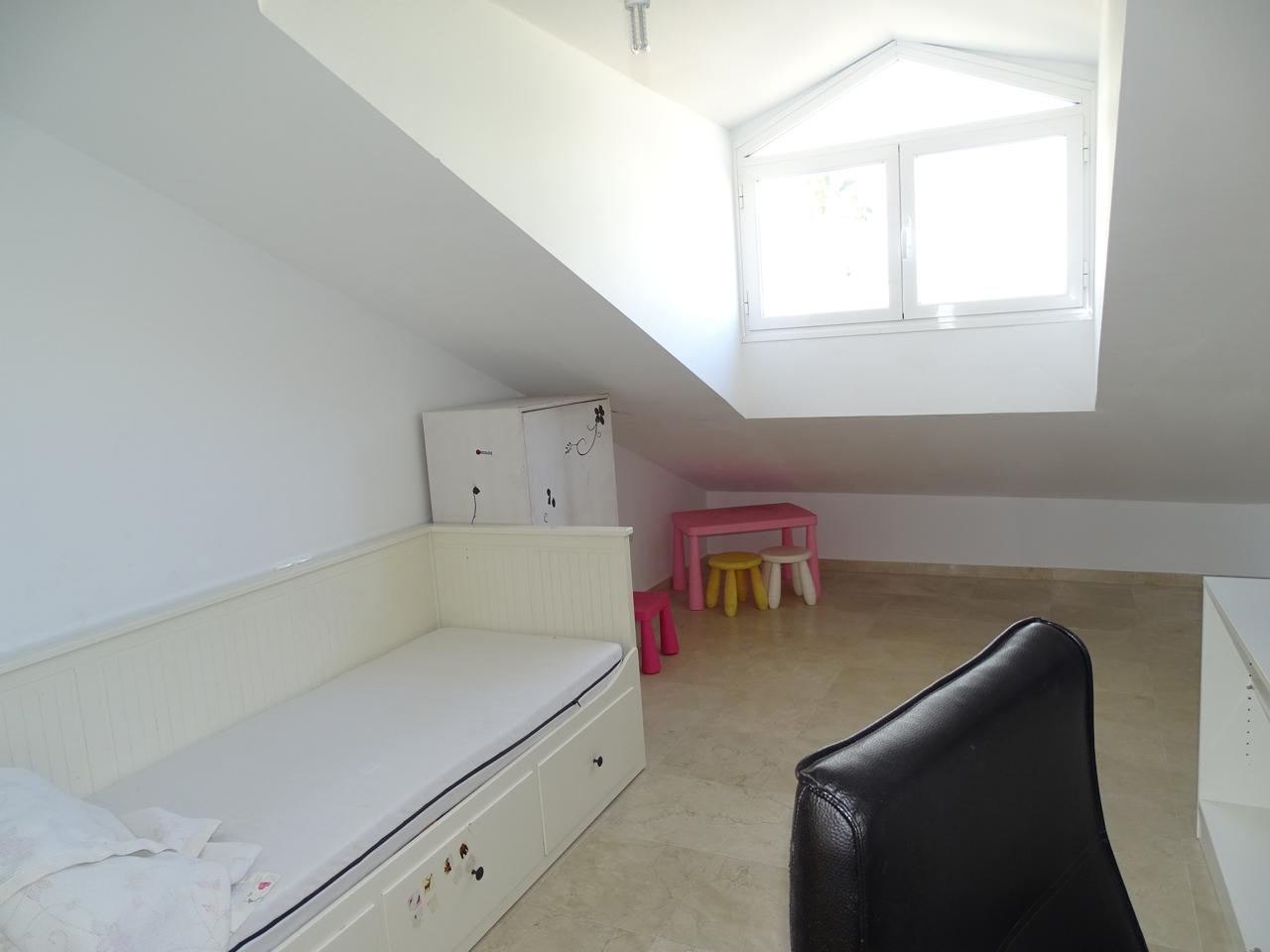 Ref: MKAMAR90. Dúplex en torrequebrada