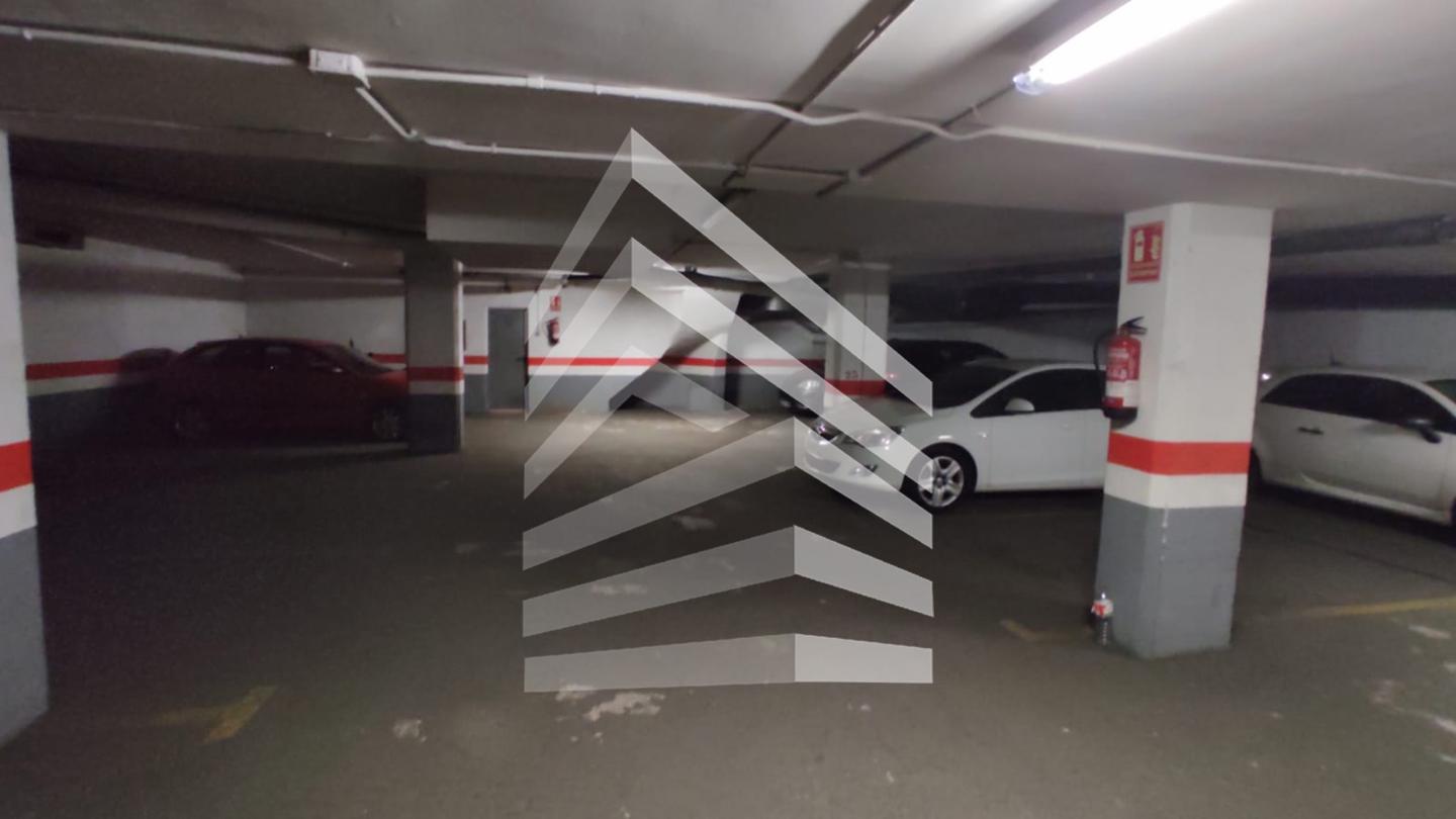 parking en barcelona · les-corts €