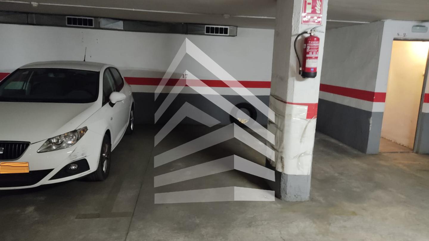 parking en barcelona · les-corts €