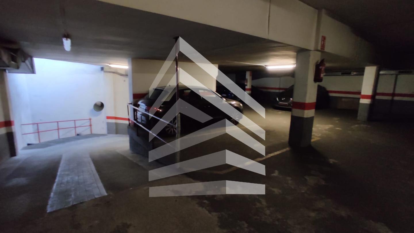 parking en barcelona · les-corts €
