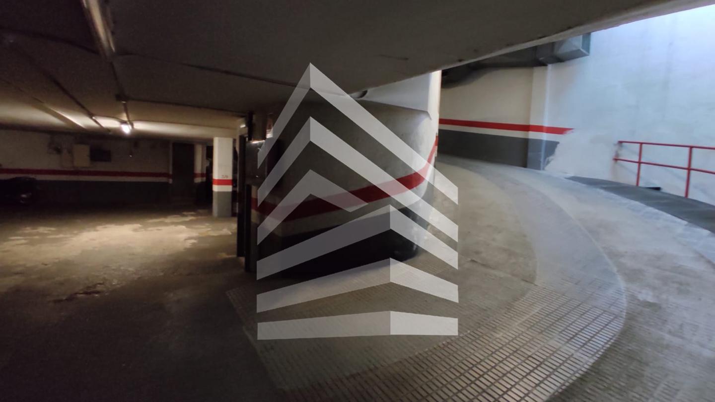 parking en barcelona · les-corts €