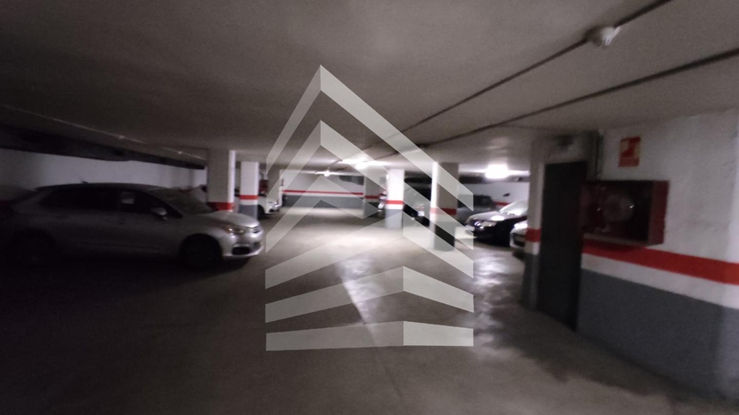 parking en barcelona · les-corts €