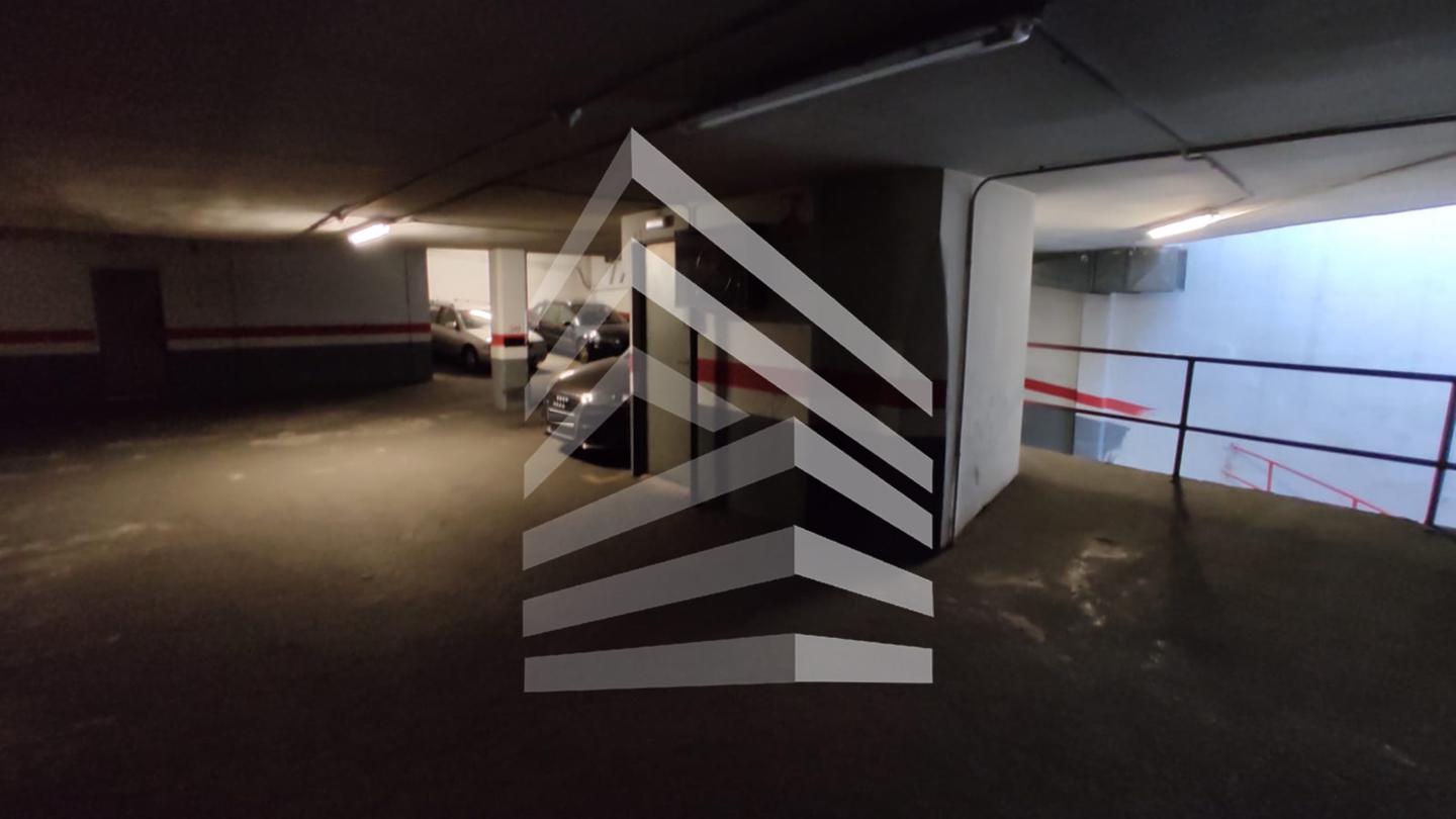 parking en barcelona · les-corts €