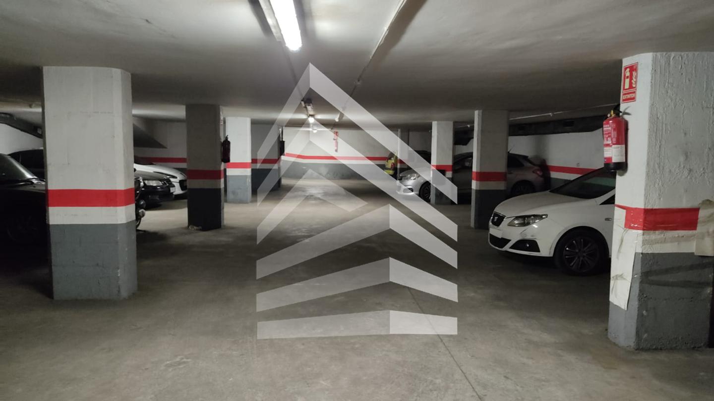 parking en barcelona · les-corts €