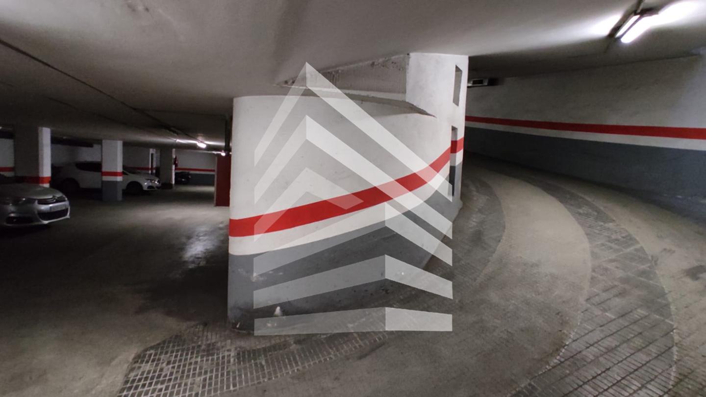parking en barcelona · les-corts €