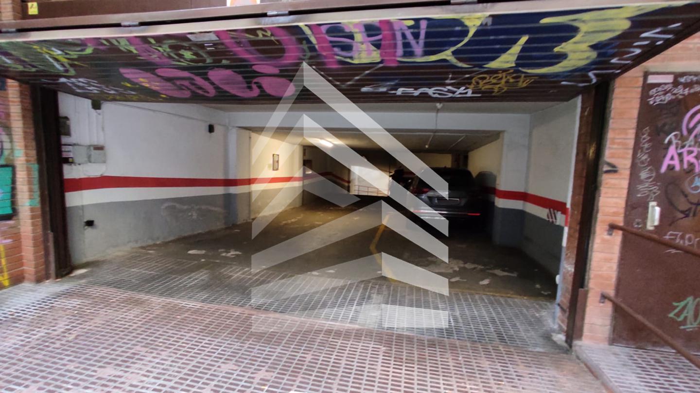 parking en barcelona · les-corts €