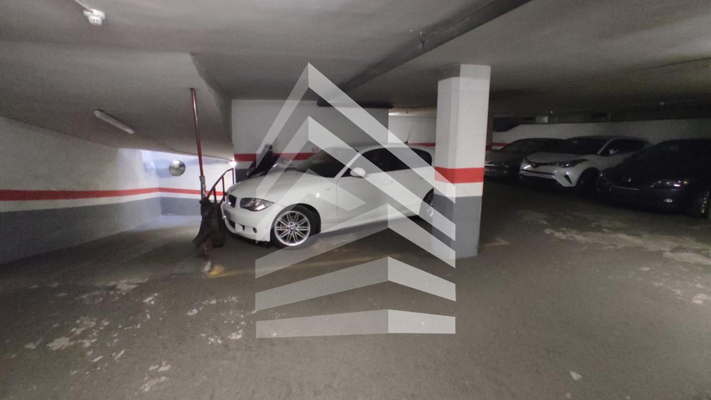 parking en barcelona · les-corts €