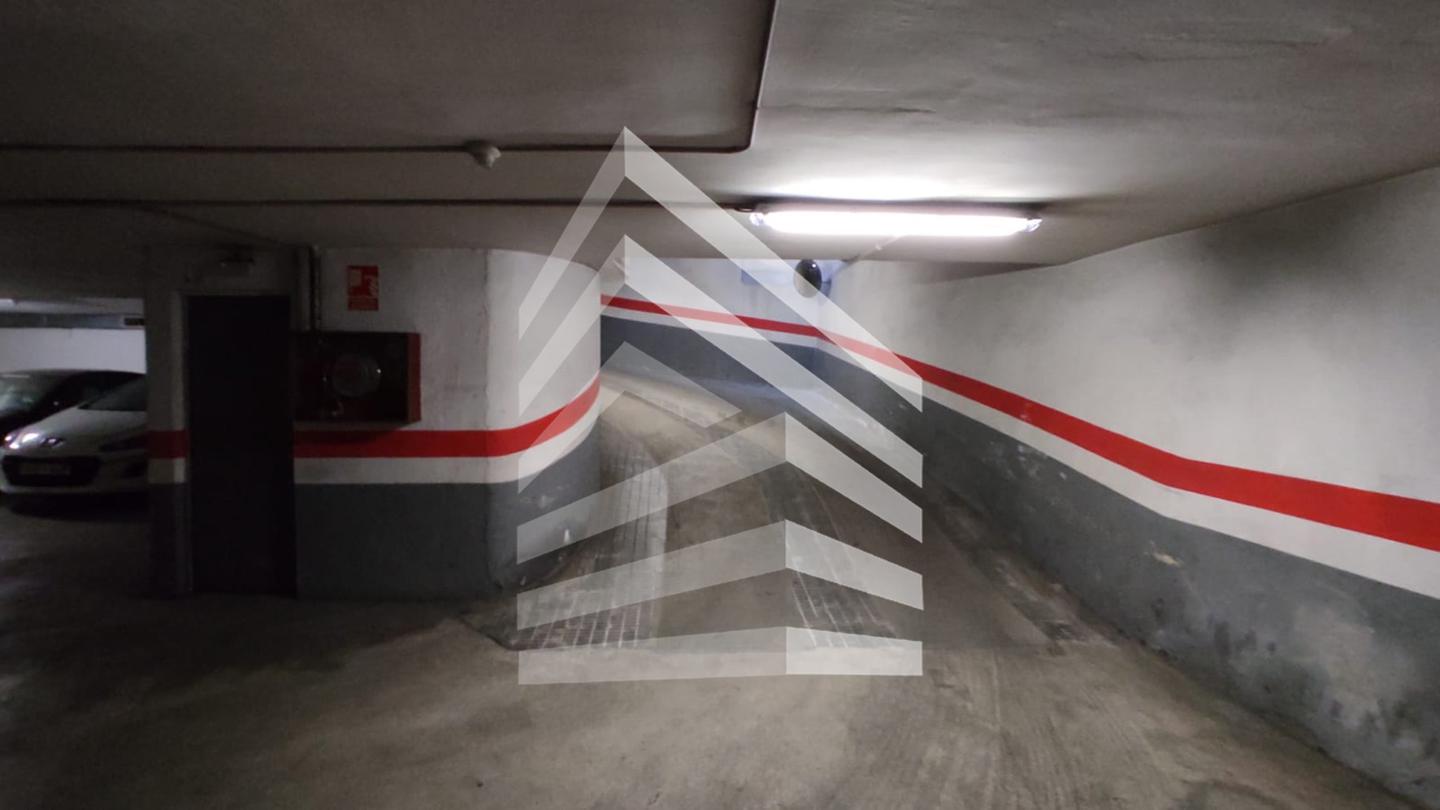 parking en barcelona · les-corts €