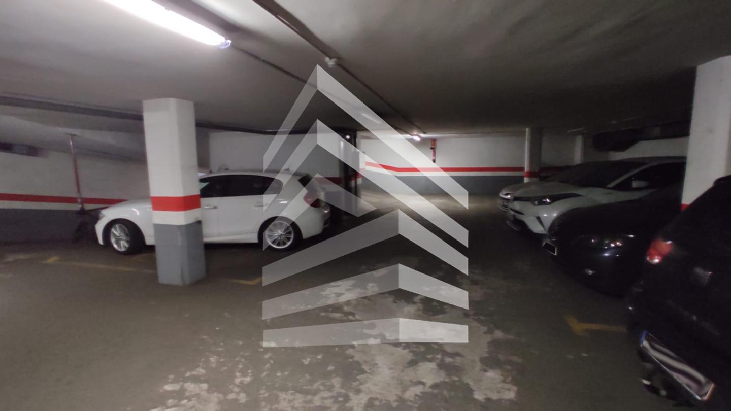 parking en barcelona · les-corts €