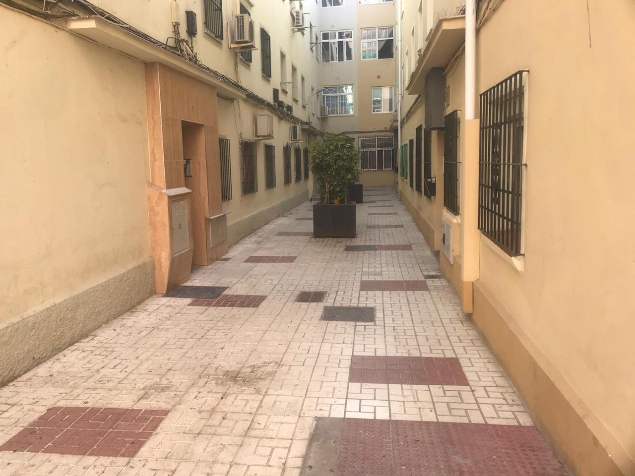 foto de PISO EN CRUZ DE HUMILLADERO, MALAGA CENTRO.