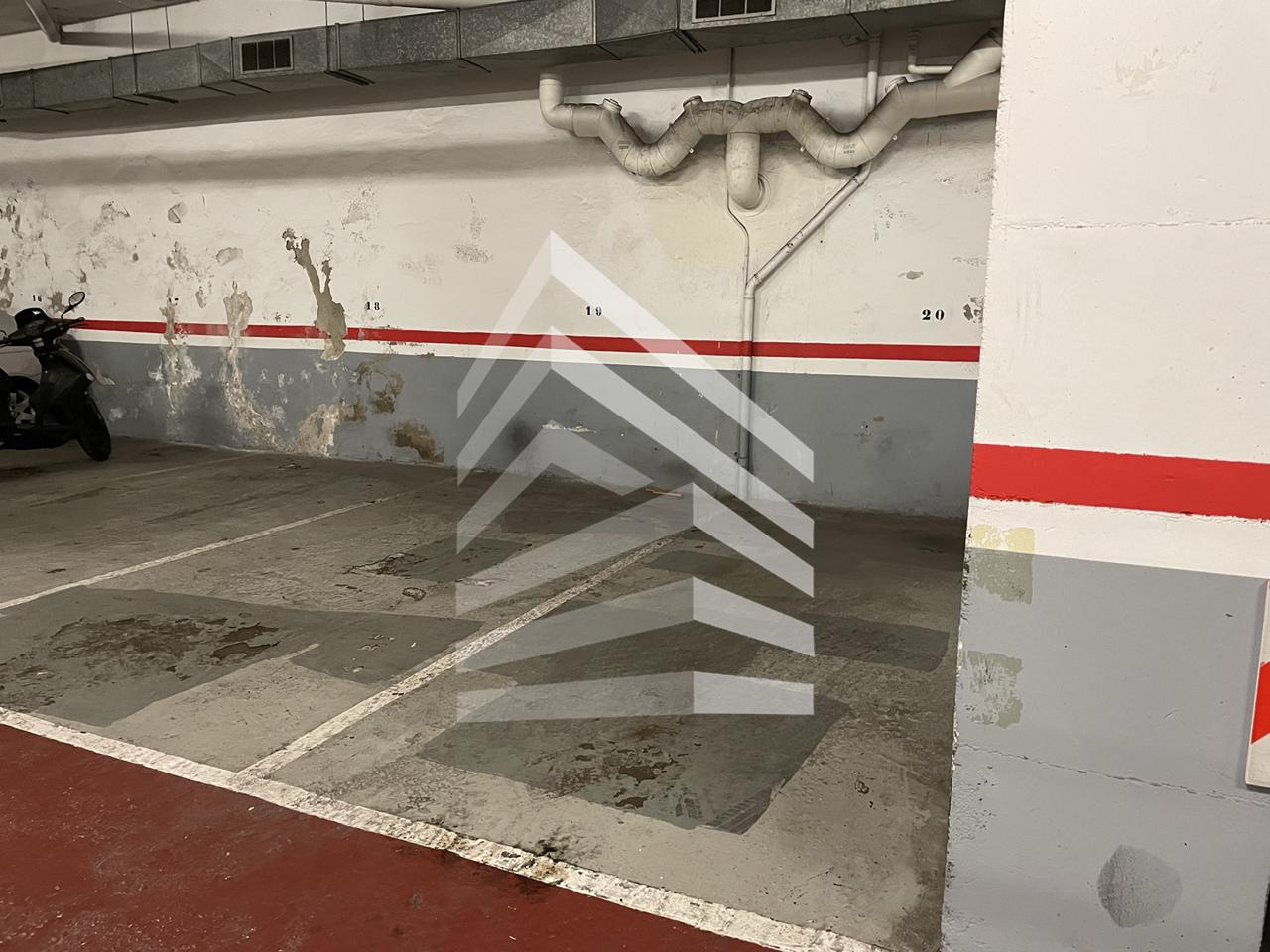 parking en barcelona · les-corts €