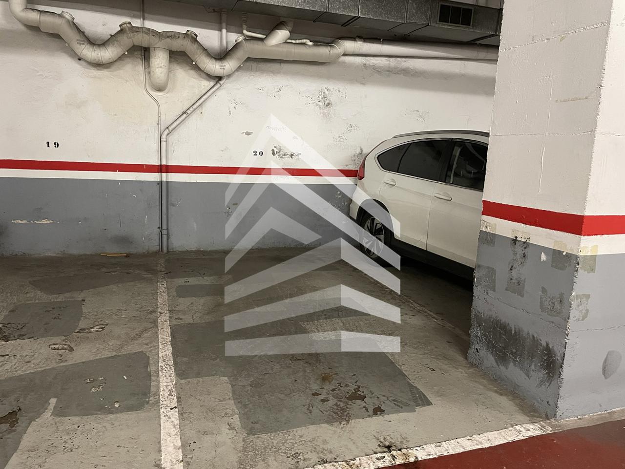 parking en barcelona · les-corts €