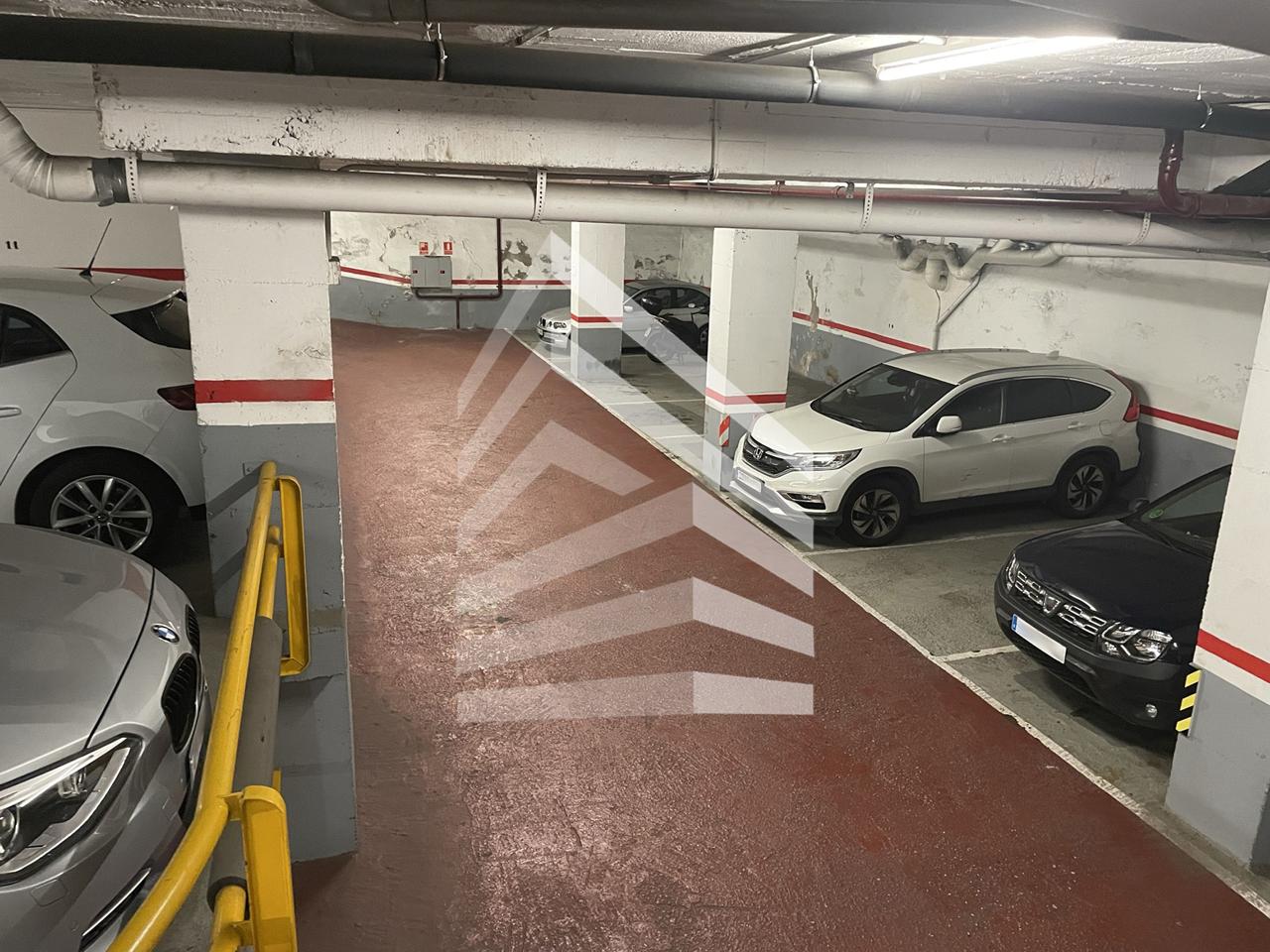 parking en barcelona · les-corts €