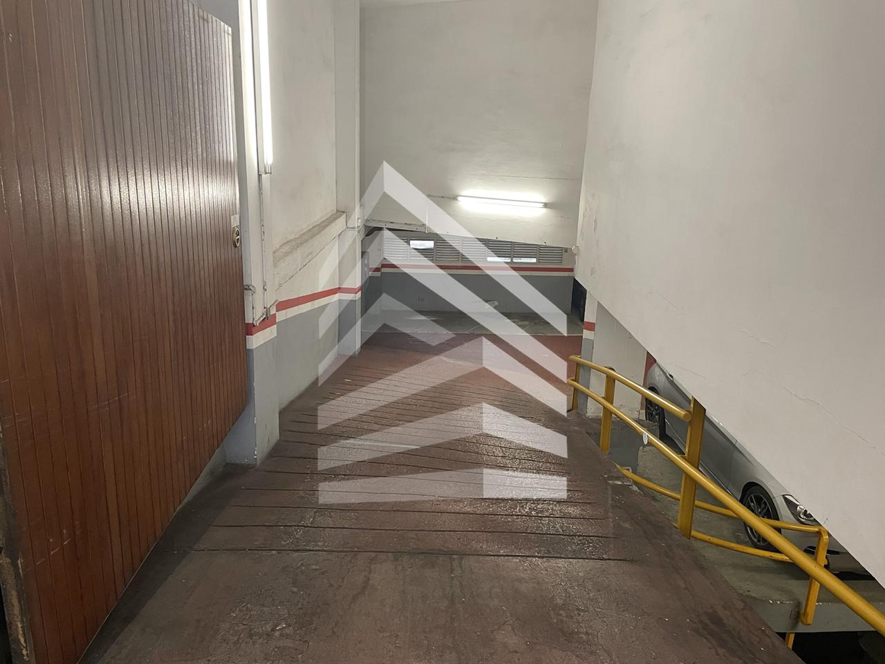 parking en barcelona · les-corts €