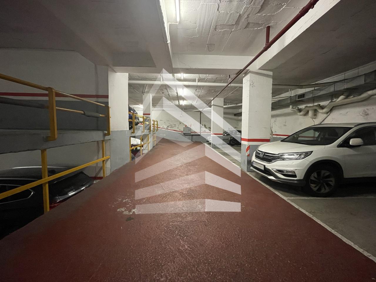 parking en barcelona · les-corts €